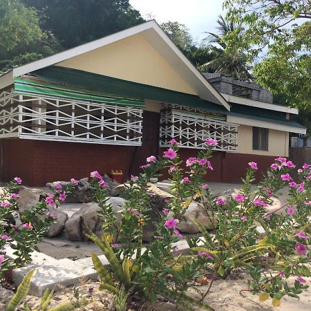 Se San Beach Resort-Isla De Gigantes Carles Екстериор снимка