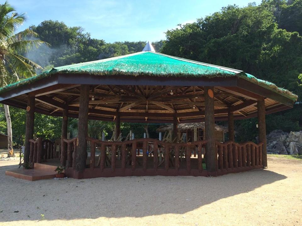Se San Beach Resort-Isla De Gigantes Carles Екстериор снимка